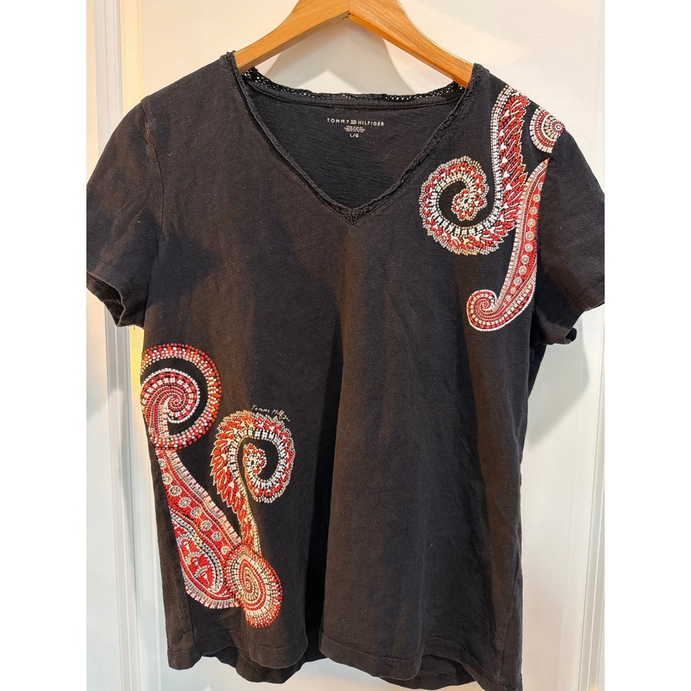 Tommy Hilfiger Womens V-Neck Paisley Graphic Tee Black Red Cotton Y2K Large